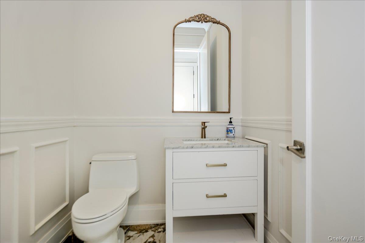Single Family Greenway Terrace  Nassau County, NY 11024, MLS-1016830-15