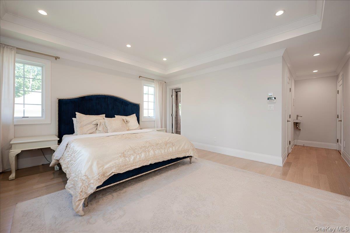 Single Family Greenway Terrace  Nassau County, NY 11024, MLS-1016830-17