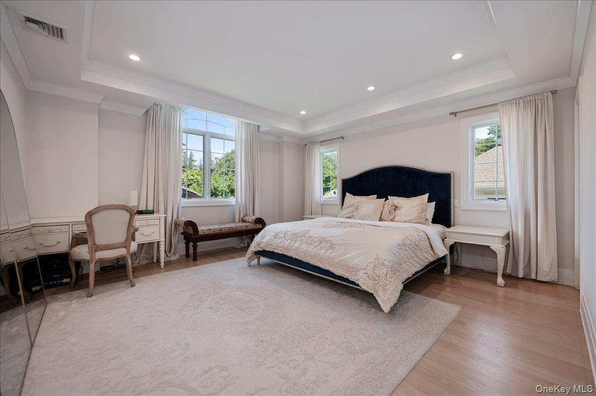 Single Family Greenway Terrace  Nassau County, NY 11024, MLS-1016830-18