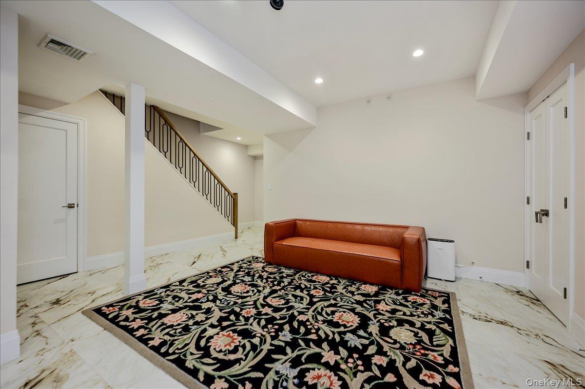 Single Family Greenway Terrace  Nassau County, NY 11024, MLS-1016830-26