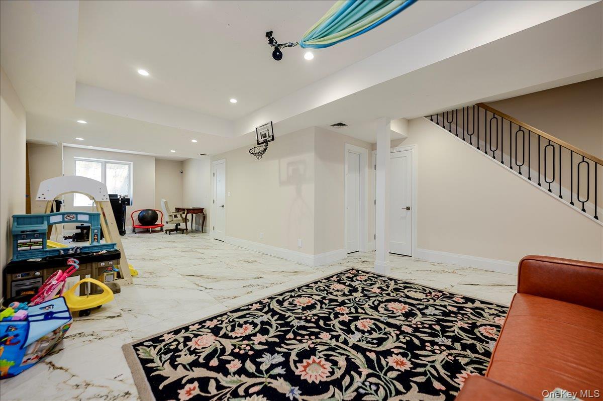 Single Family Greenway Terrace  Nassau County, NY 11024, MLS-1016830-27