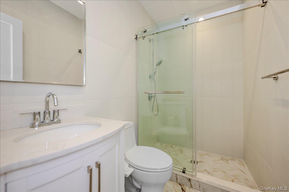 Single Family Greenway Terrace  Nassau County, NY 11024, MLS-1016830-29