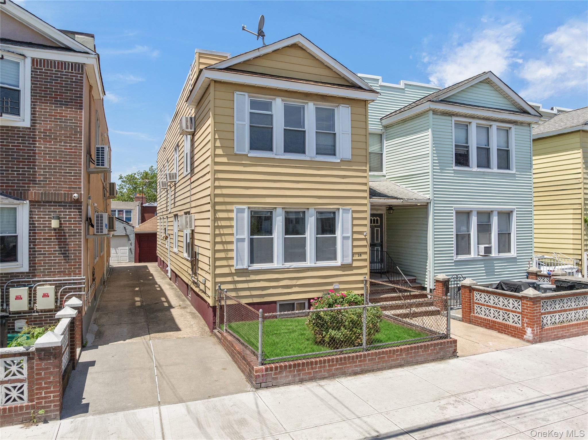 Single Family 47th Street Queens, NY 11377, MLS-1016835-21