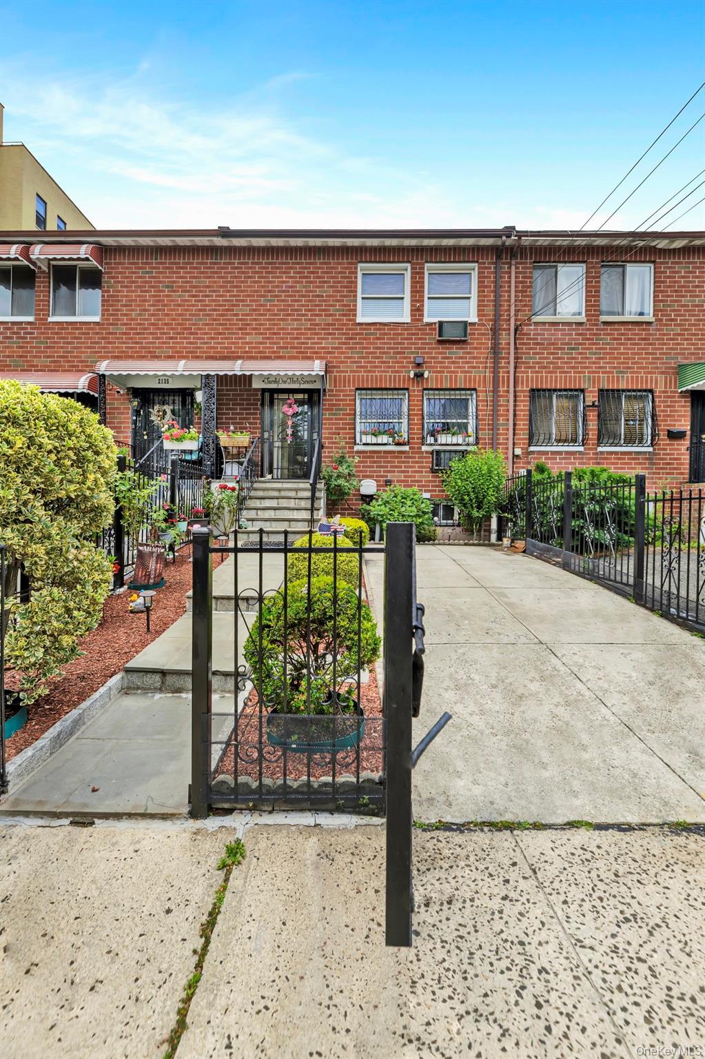 Single Family Clinton Avenue Bronx, NY 10457, MLS-1016881-15