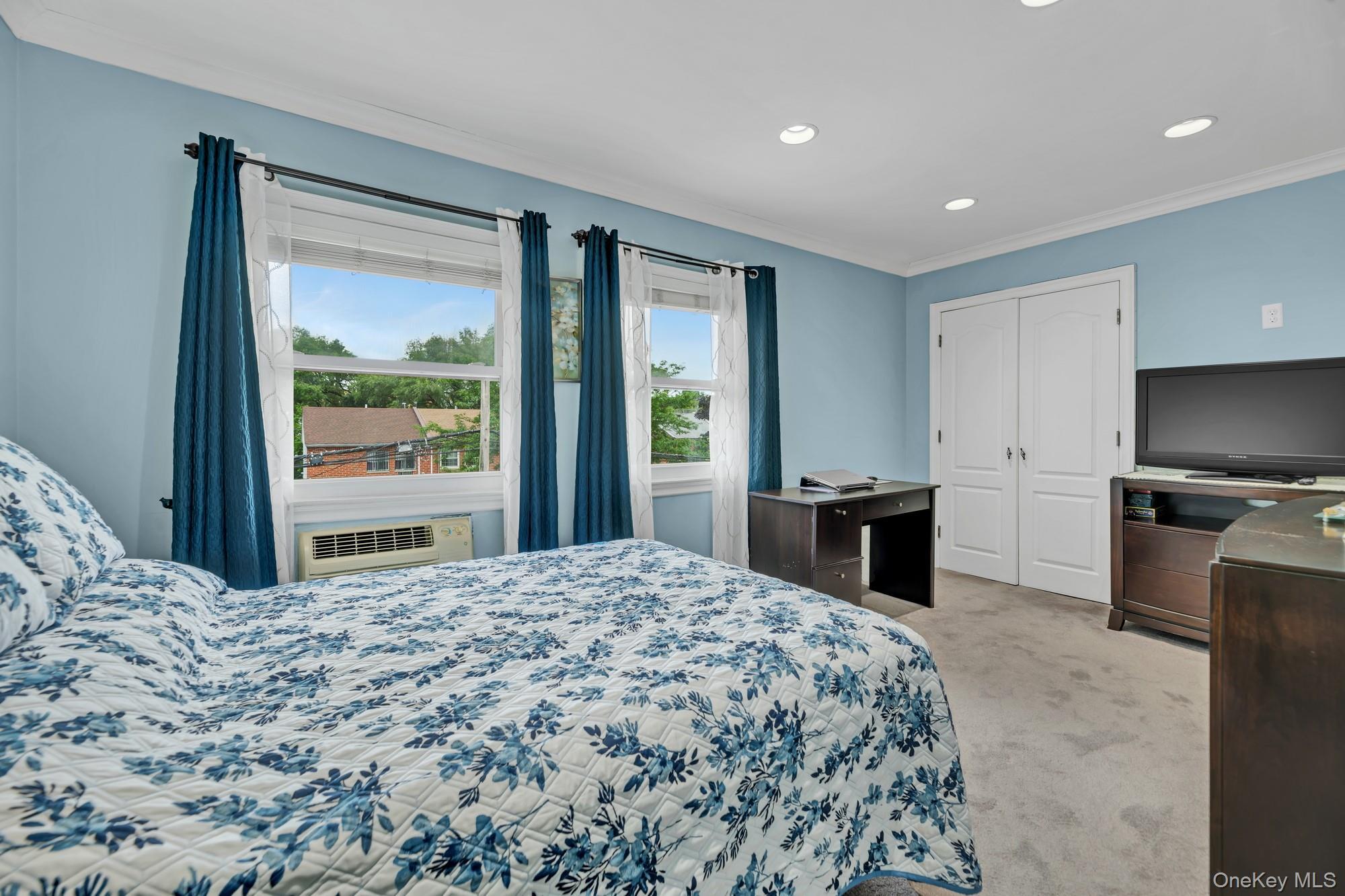 Single Family Clinton Avenue Bronx, NY 10457, MLS-1016881-8