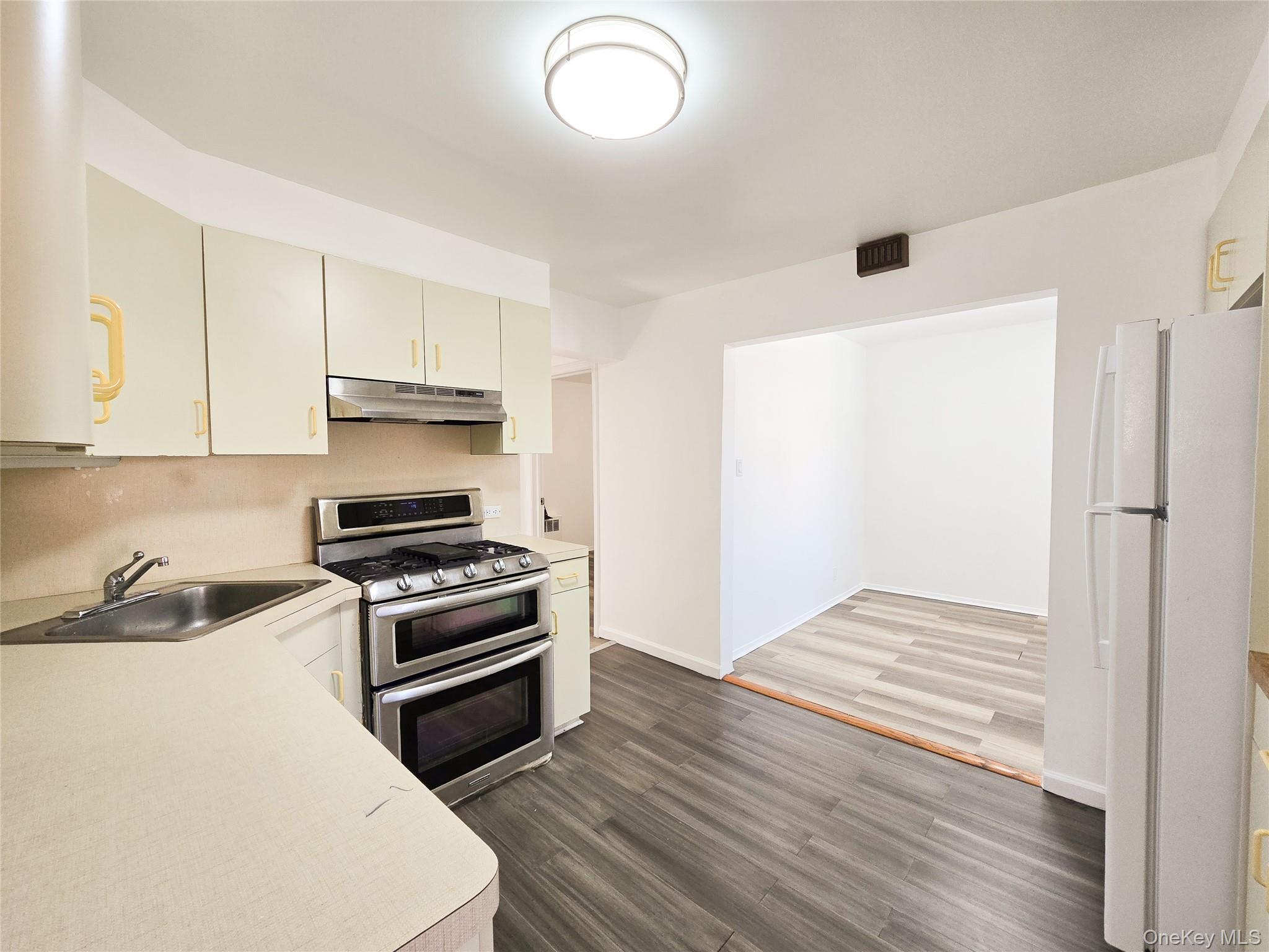 Single Family 170th Street Queens, NY 11365, MLS-1016909-25