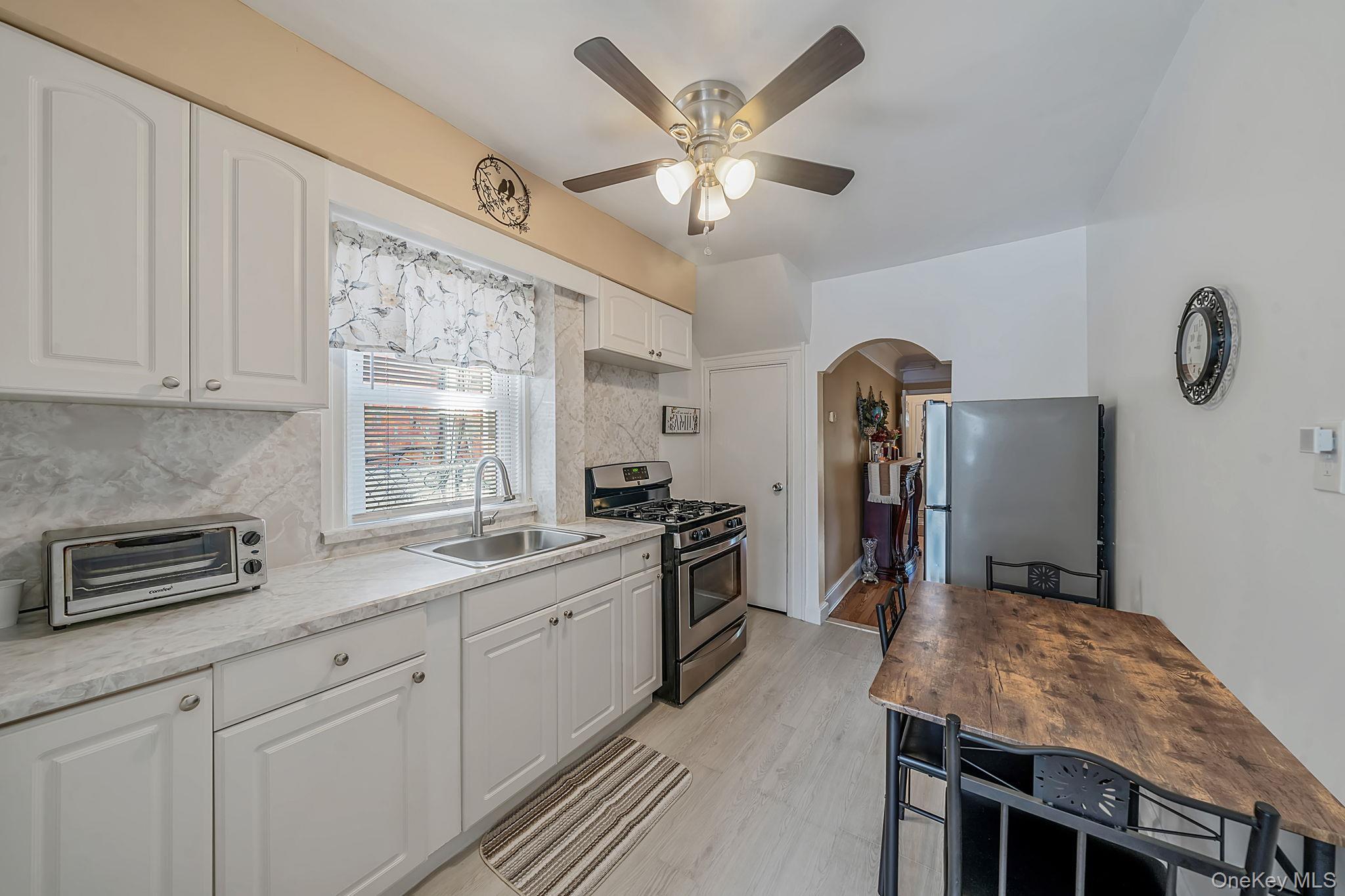 Single Family Wilkinson Avenue Bronx, NY 10461, MLS-1016945-10