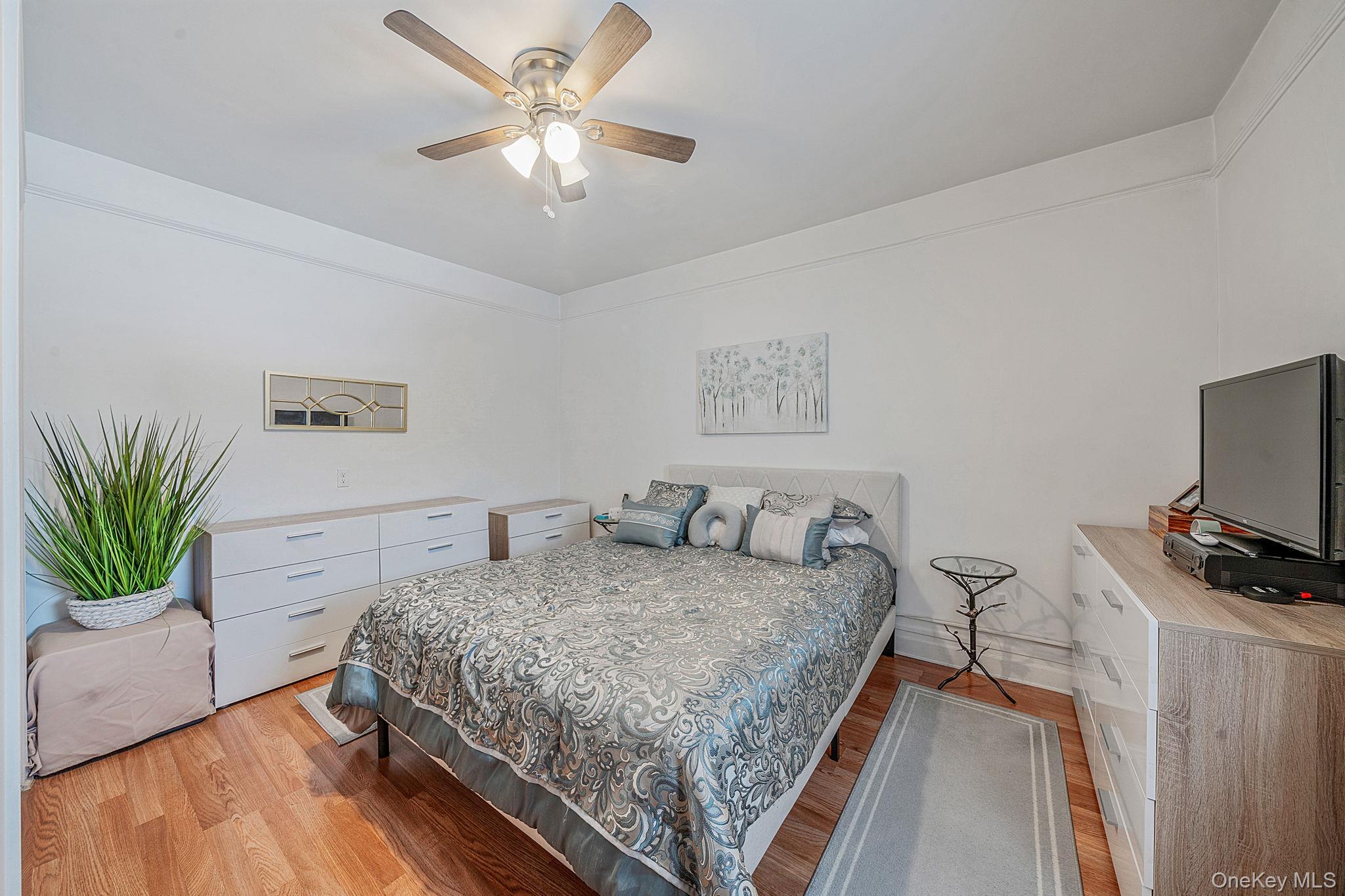 Single Family Wilkinson Avenue Bronx, NY 10461, MLS-1016945-11
