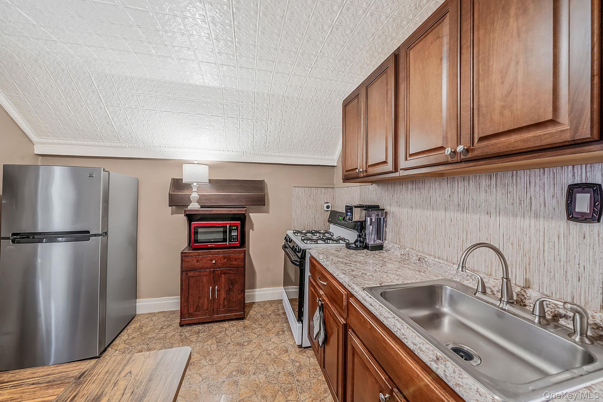 Single Family Wilkinson Avenue Bronx, NY 10461, MLS-1016945-18