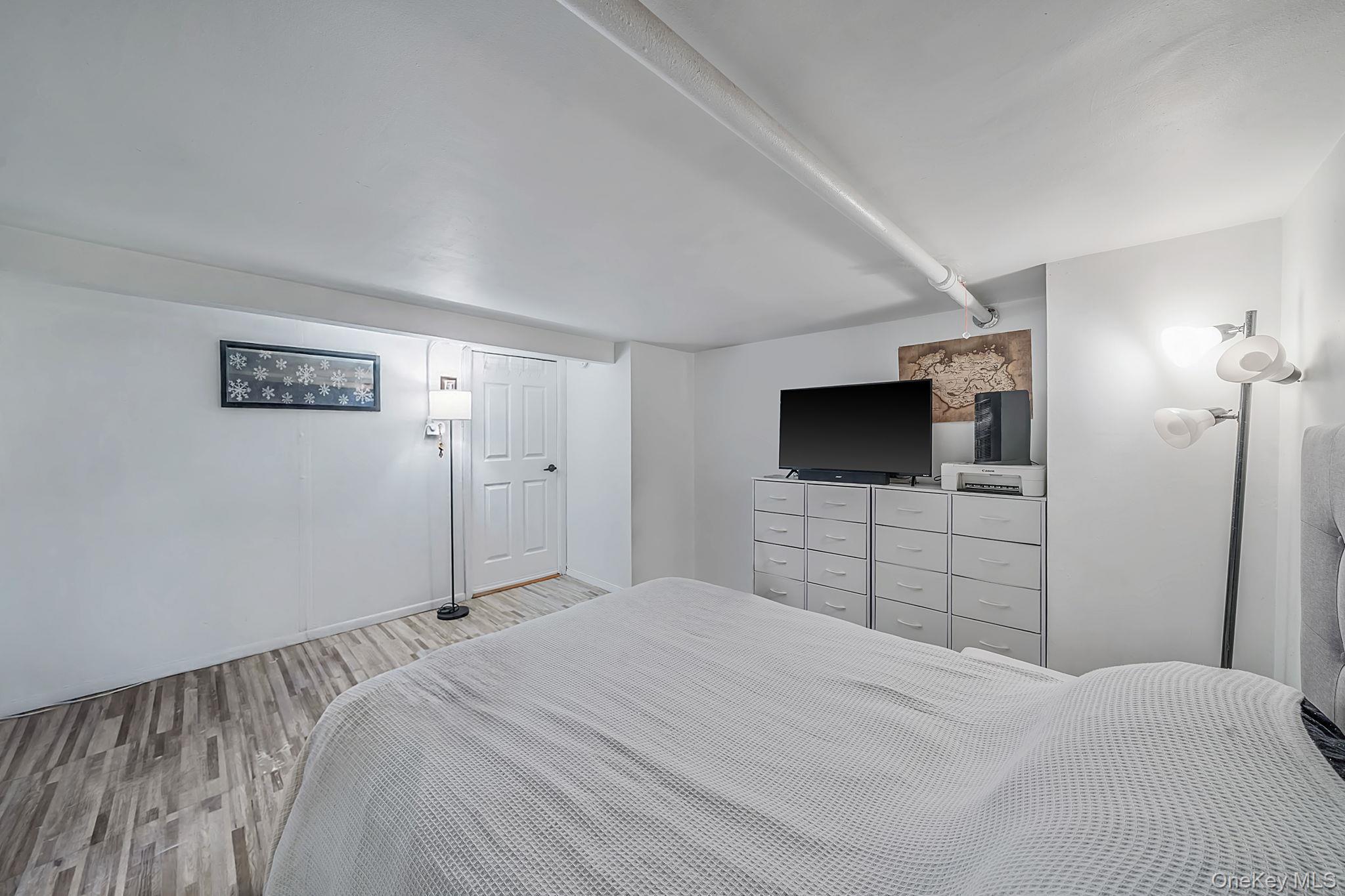 Single Family Wilkinson Avenue Bronx, NY 10461, MLS-1016945-27