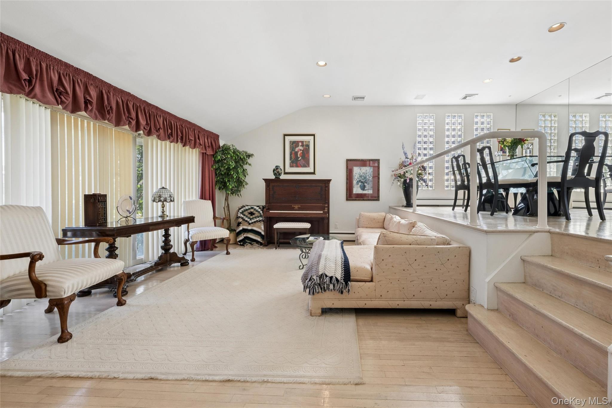 Single Family Holland Way Nassau County, NY 11566, MLS-1016947-3