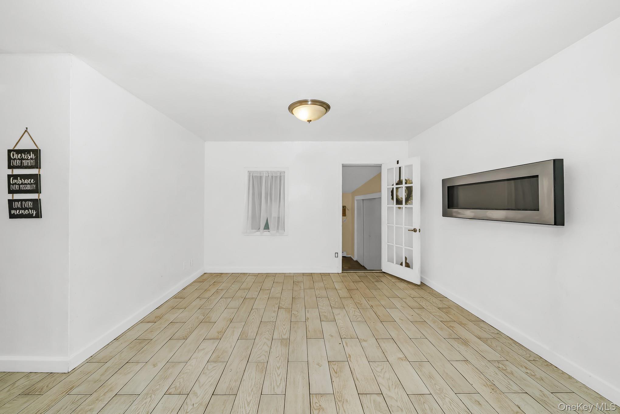 Single Family Lido Parkway Suffolk County, NY 11757, MLS-1016956-16
