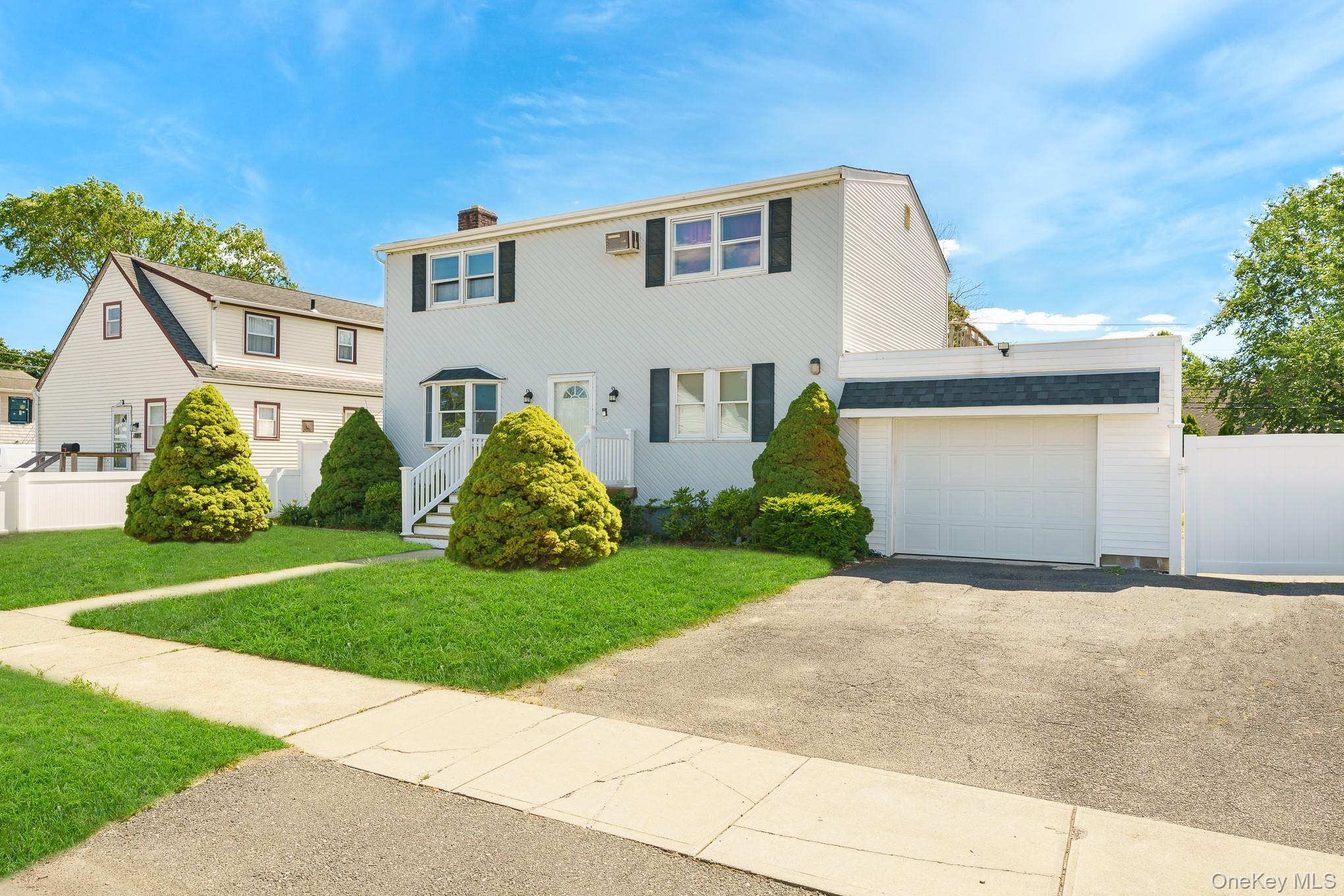 Single Family Lido Parkway Suffolk County, NY 11757, MLS-1016956-2