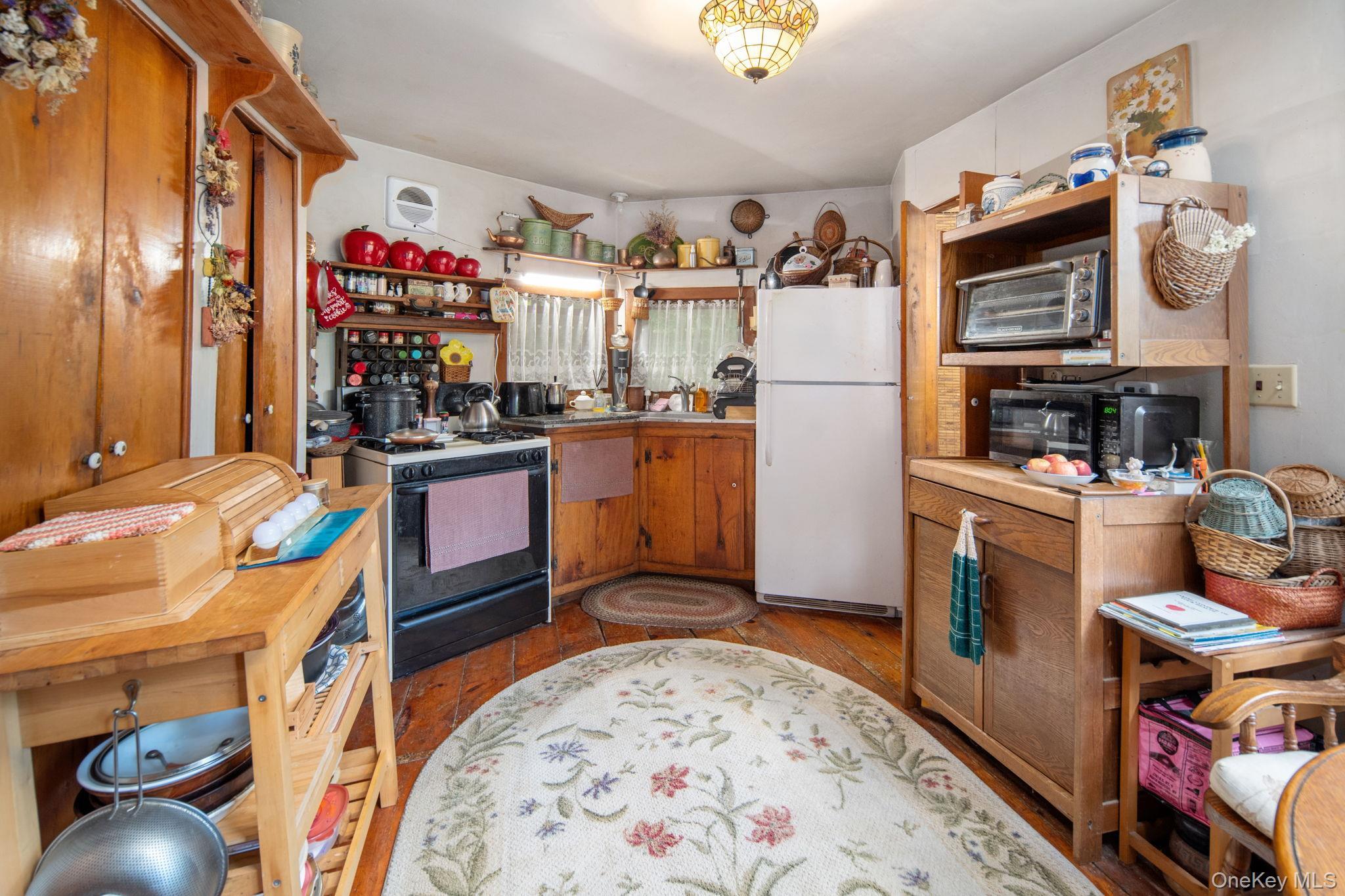 Single Family Treadlemire Rd, Berne Ny Out Of Area, NY 12023, MLS-1016972-13