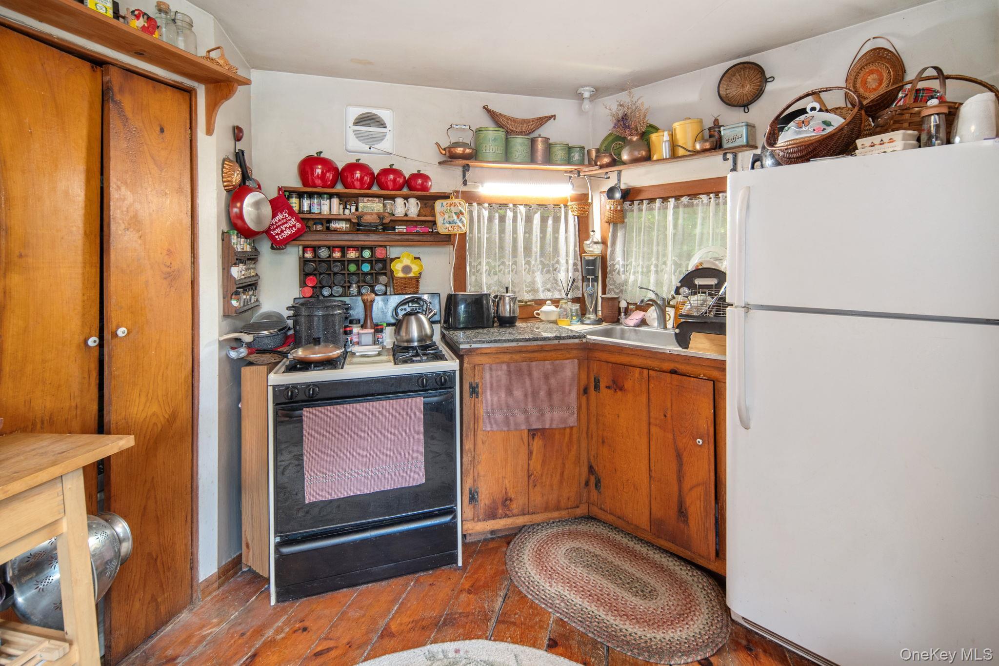 Single Family Treadlemire Rd, Berne Ny Out Of Area, NY 12023, MLS-1016972-14