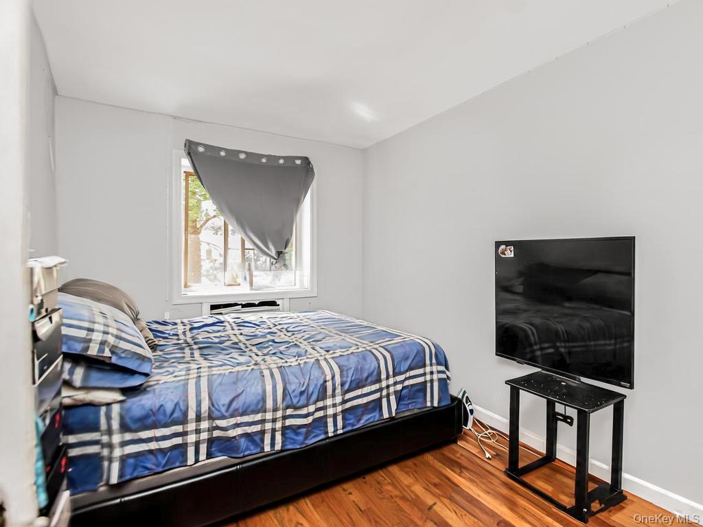Single Family Secor Avenue Bronx, NY 10466, MLS-1017035-10