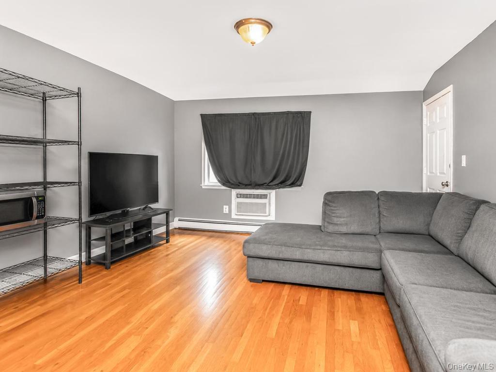 Single Family Secor Avenue Bronx, NY 10466, MLS-1017035-11