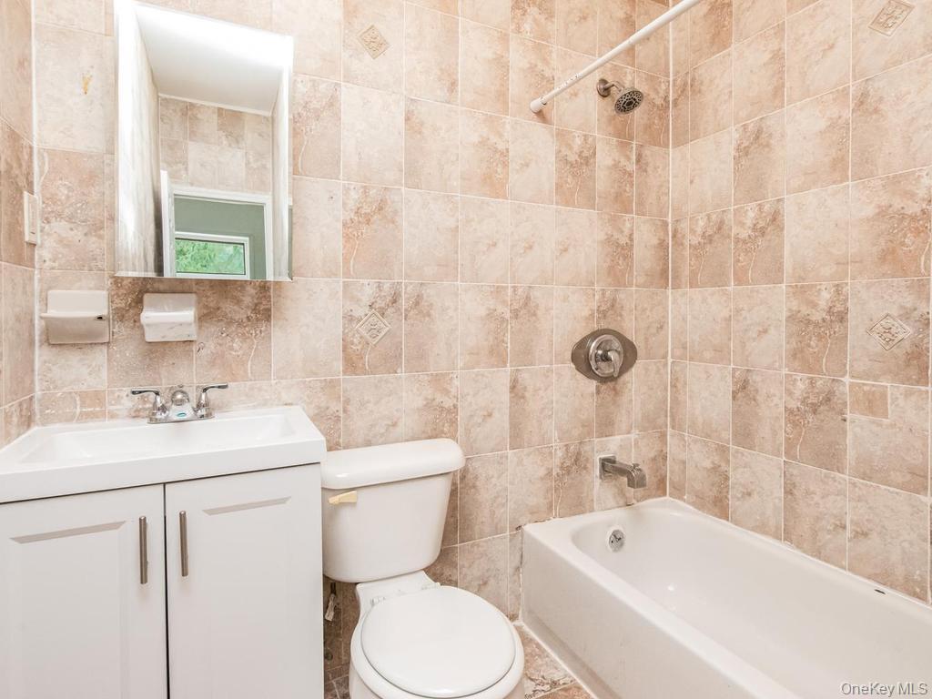Single Family Secor Avenue Bronx, NY 10466, MLS-1017035-14