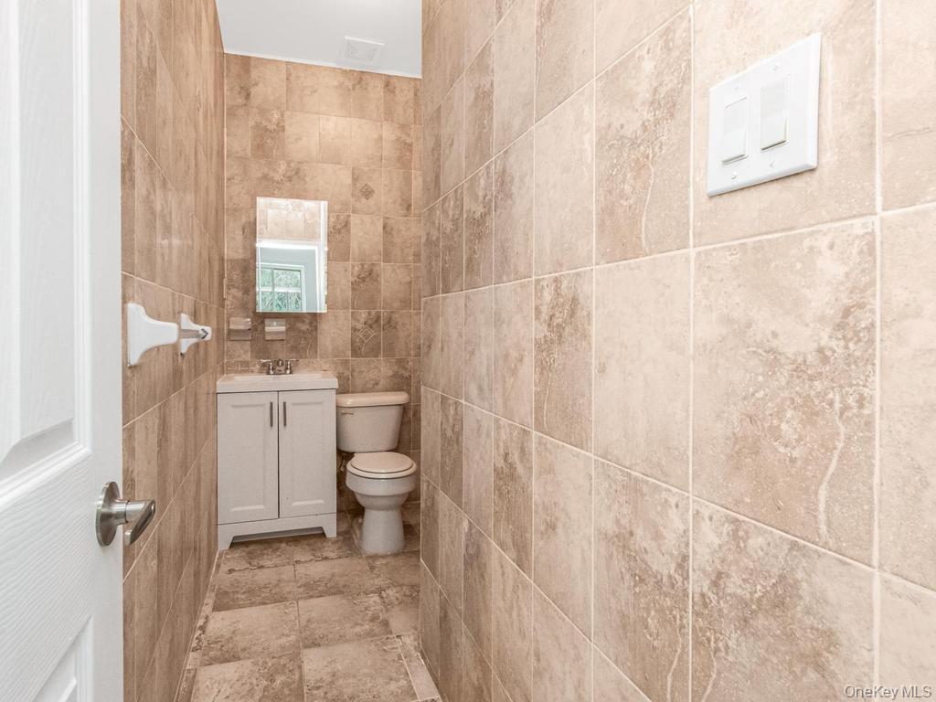 Single Family Secor Avenue Bronx, NY 10466, MLS-1017035-15