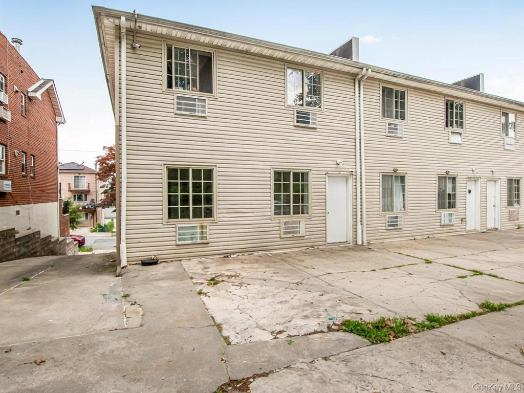 Single Family Secor Avenue Bronx, NY 10466, MLS-1017035-17