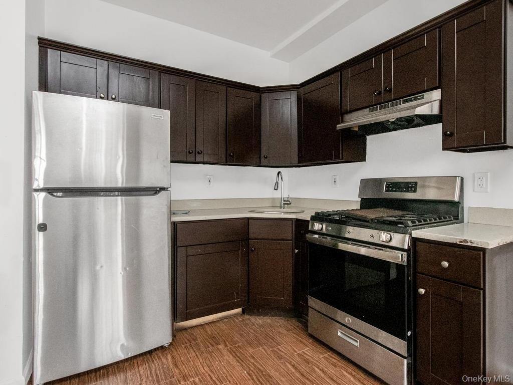 Single Family Secor Avenue Bronx, NY 10466, MLS-1017035-4