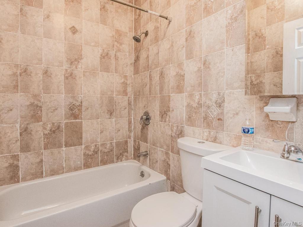 Single Family Secor Avenue Bronx, NY 10466, MLS-1017035-5