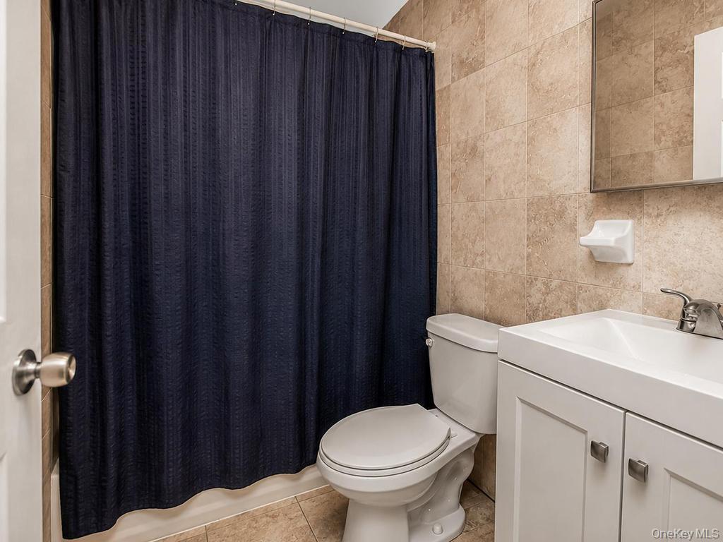 Single Family Secor Avenue Bronx, NY 10466, MLS-1017035-6