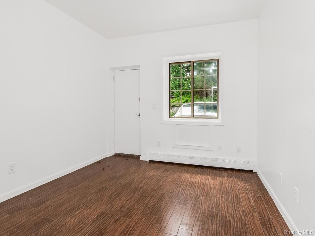 Single Family Secor Avenue Bronx, NY 10466, MLS-1017035-7