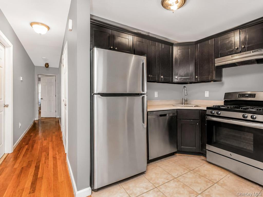 Single Family Secor Avenue Bronx, NY 10466, MLS-1017035-8