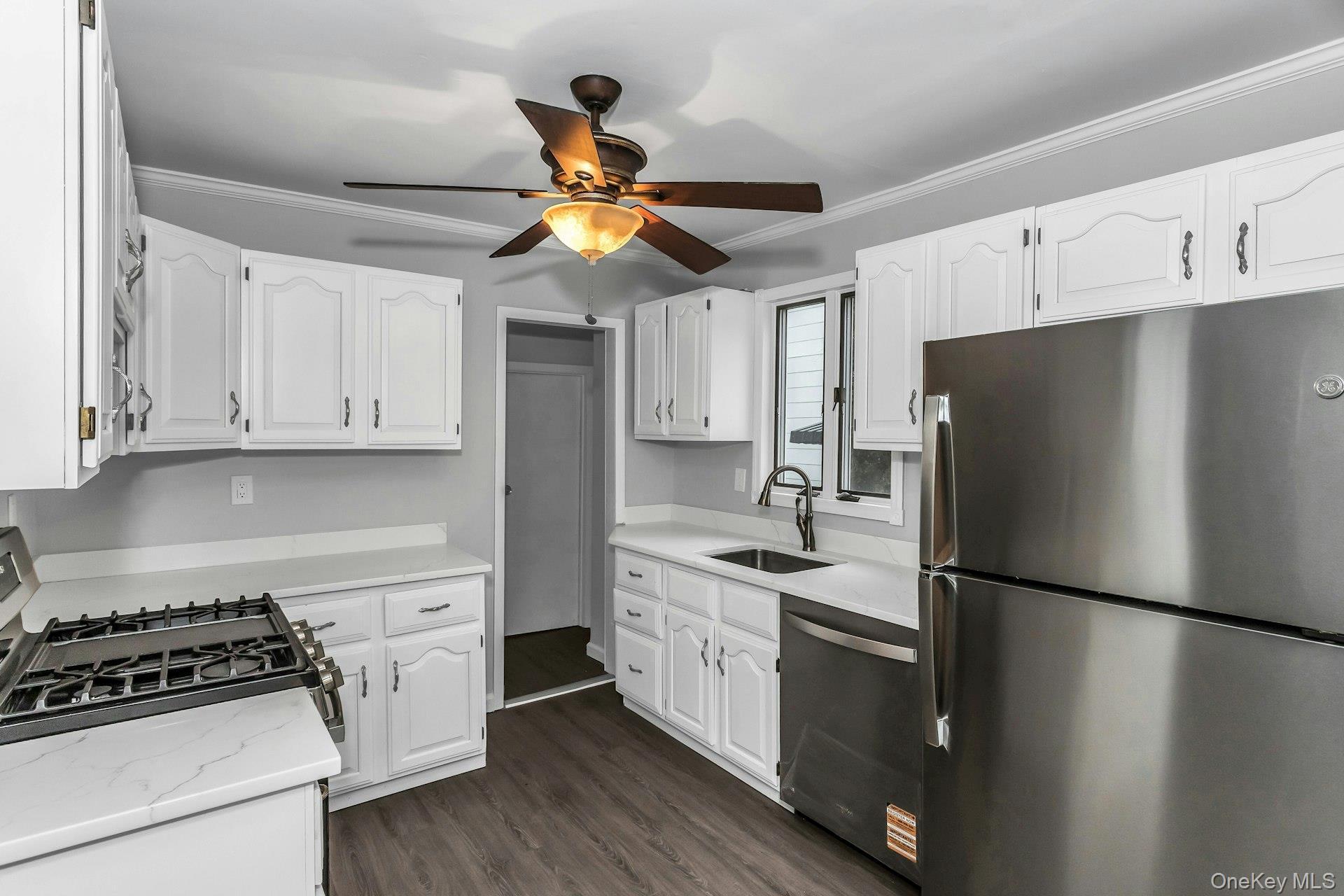Single Family Merton Avenue Nassau County, NY 11563, MLS-1017044-12