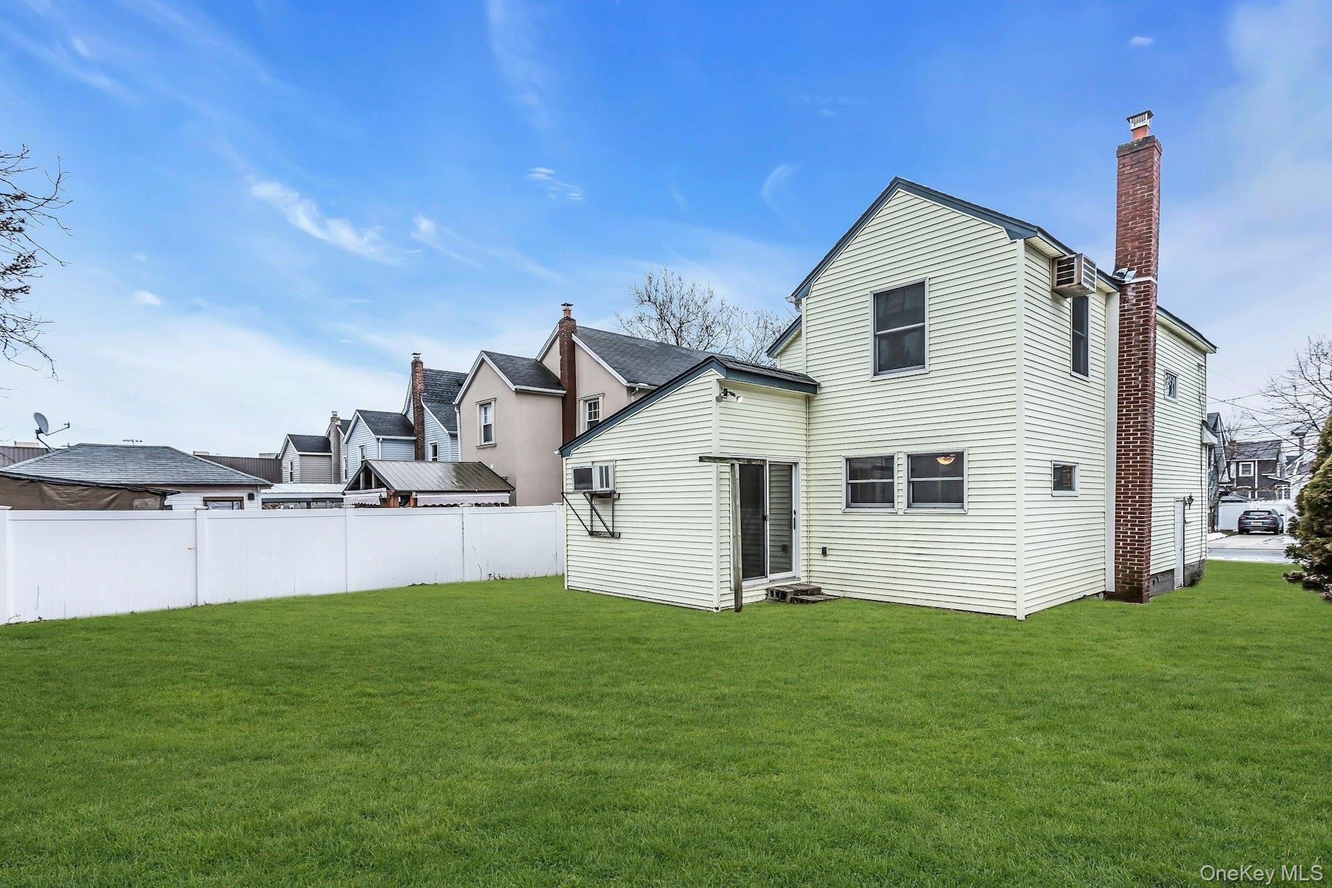 Single Family Merton Avenue Nassau County, NY 11563, MLS-1017044-27