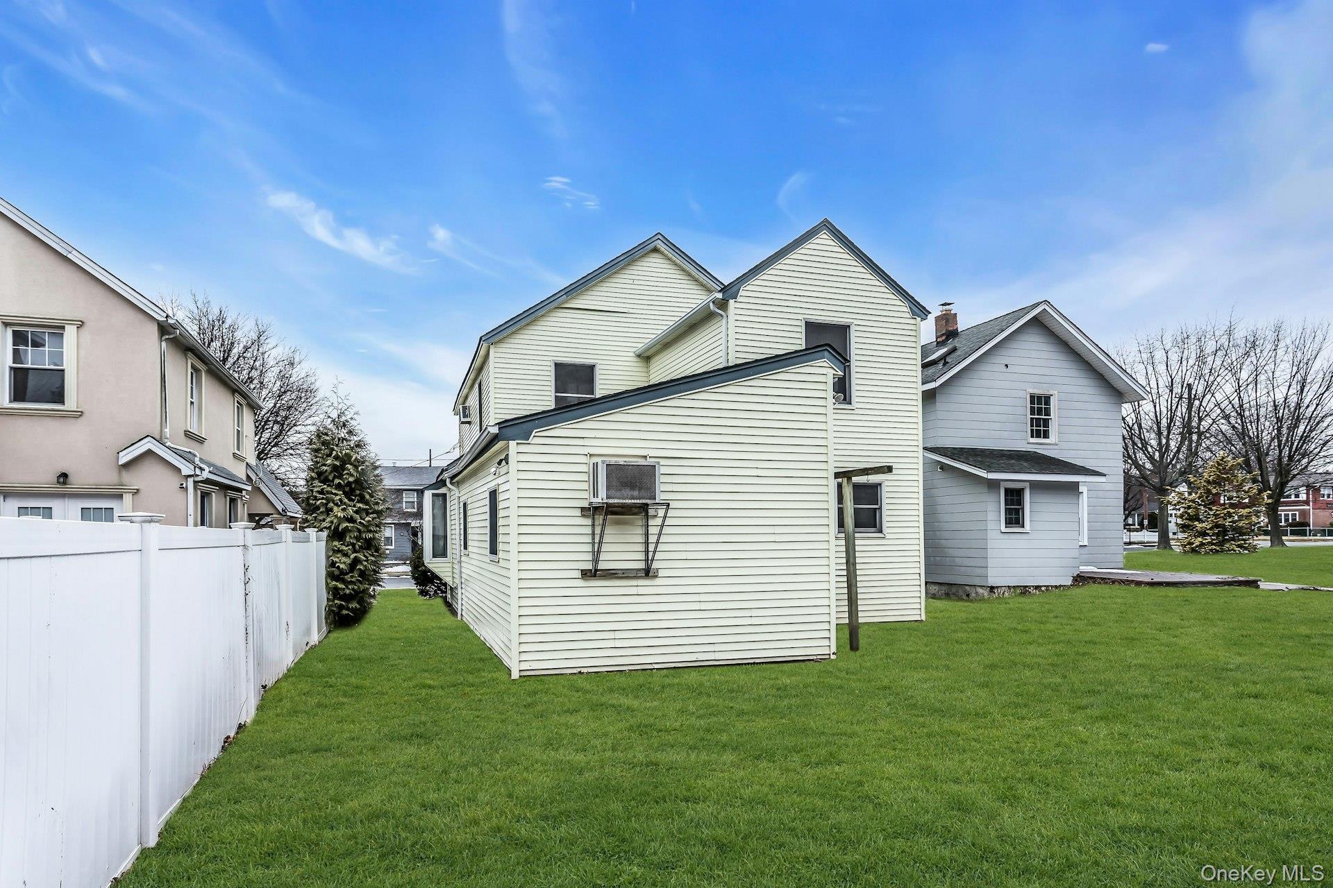 Single Family Merton Avenue  Nassau County, NY 11563, MLS-1017044-28