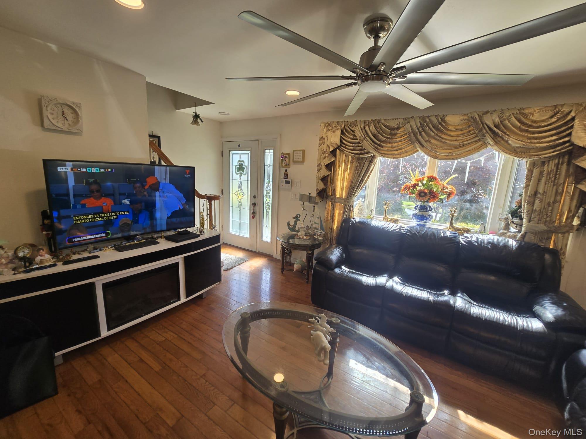 Single Family Oriole Avenue Nassau County, NY 11552, MLS-1017068-16