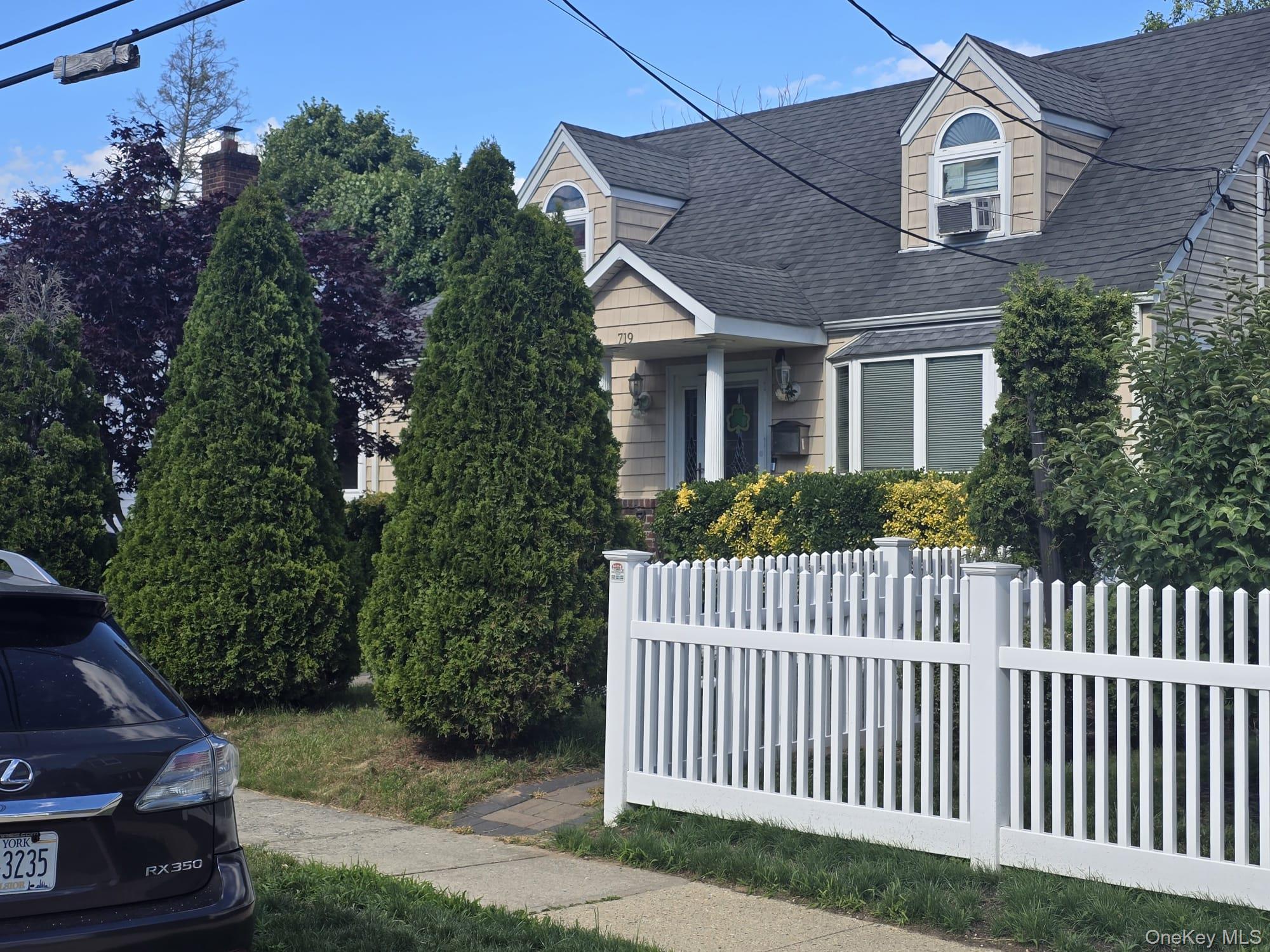 Single Family Oriole Avenue Nassau County, NY 11552, MLS-1017068-3