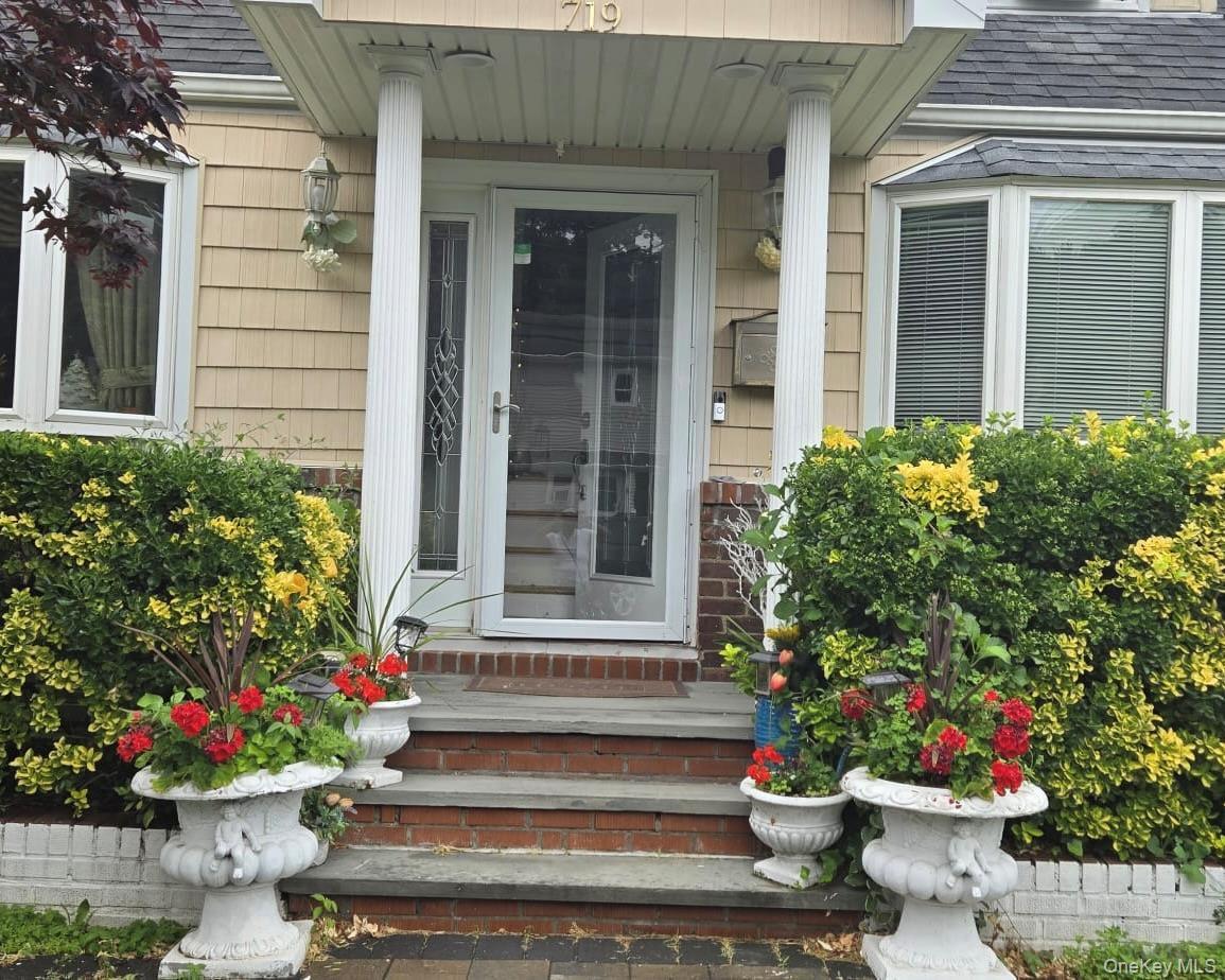 Single Family Oriole Avenue Nassau County, NY 11552, MLS-1017068-4