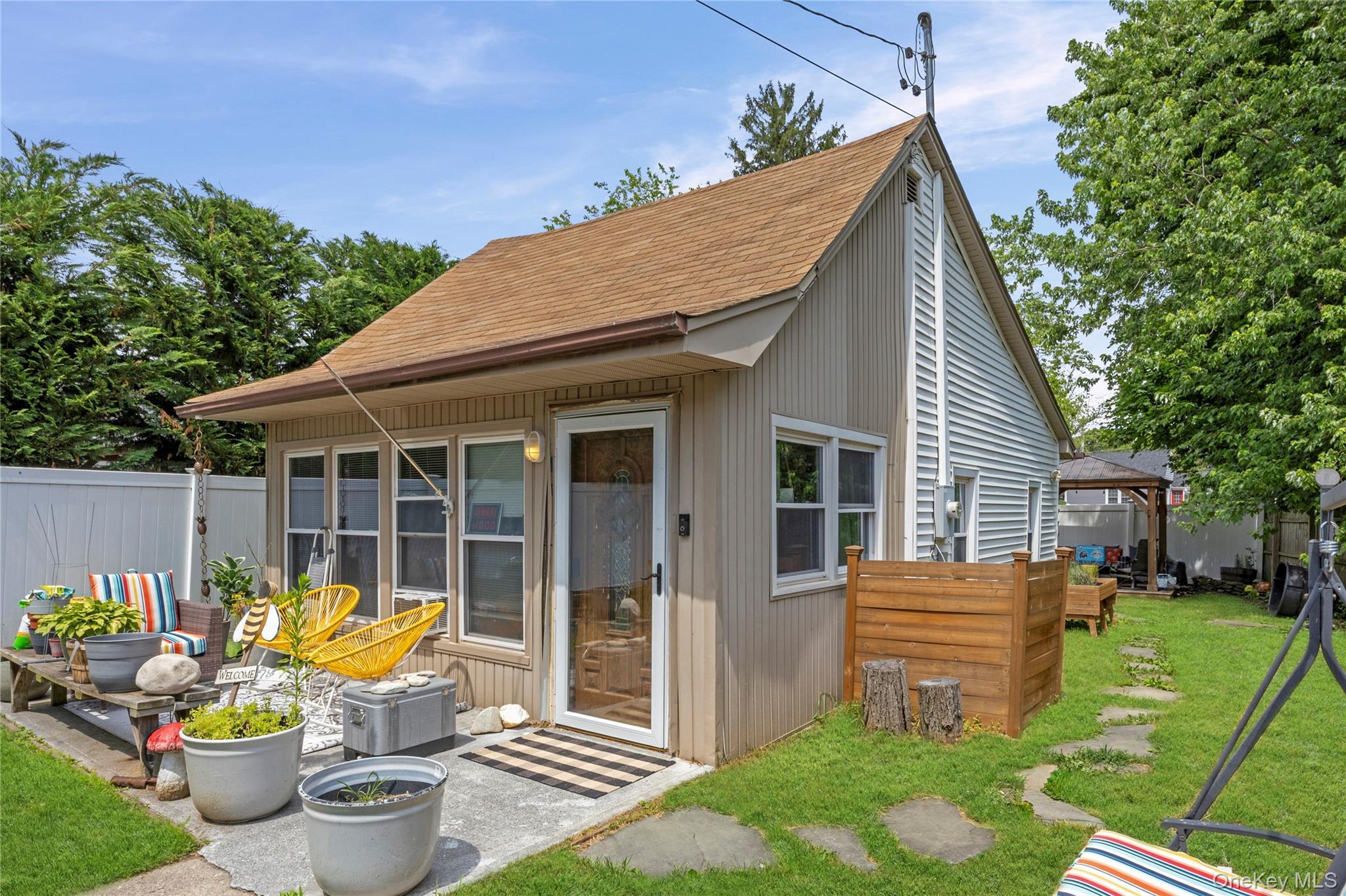 Single Family Edgewood Avenue  Suffolk County, NY 11776, MLS-1017071-14