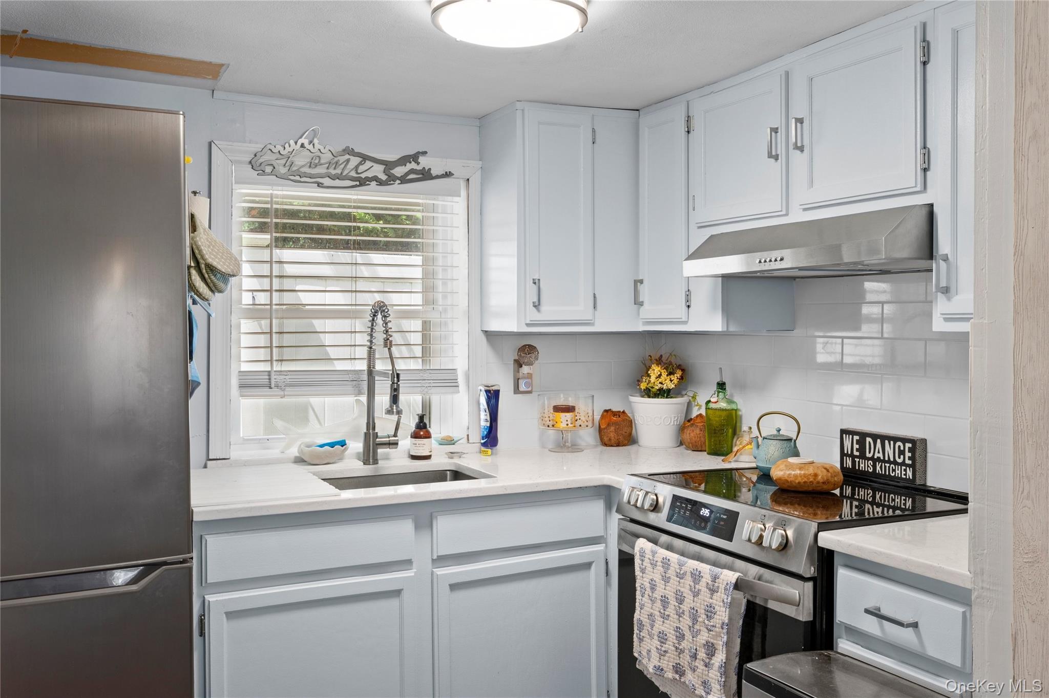 Single Family Edgewood Avenue  Suffolk County, NY 11776, MLS-1017071-8