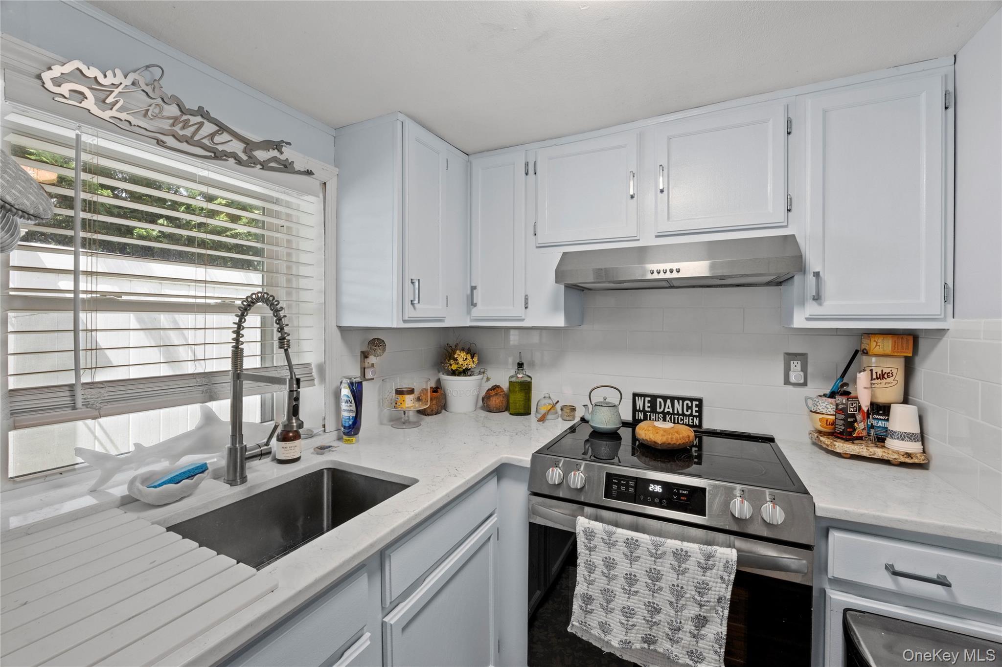 Single Family Edgewood Avenue  Suffolk County, NY 11776, MLS-1017071-9