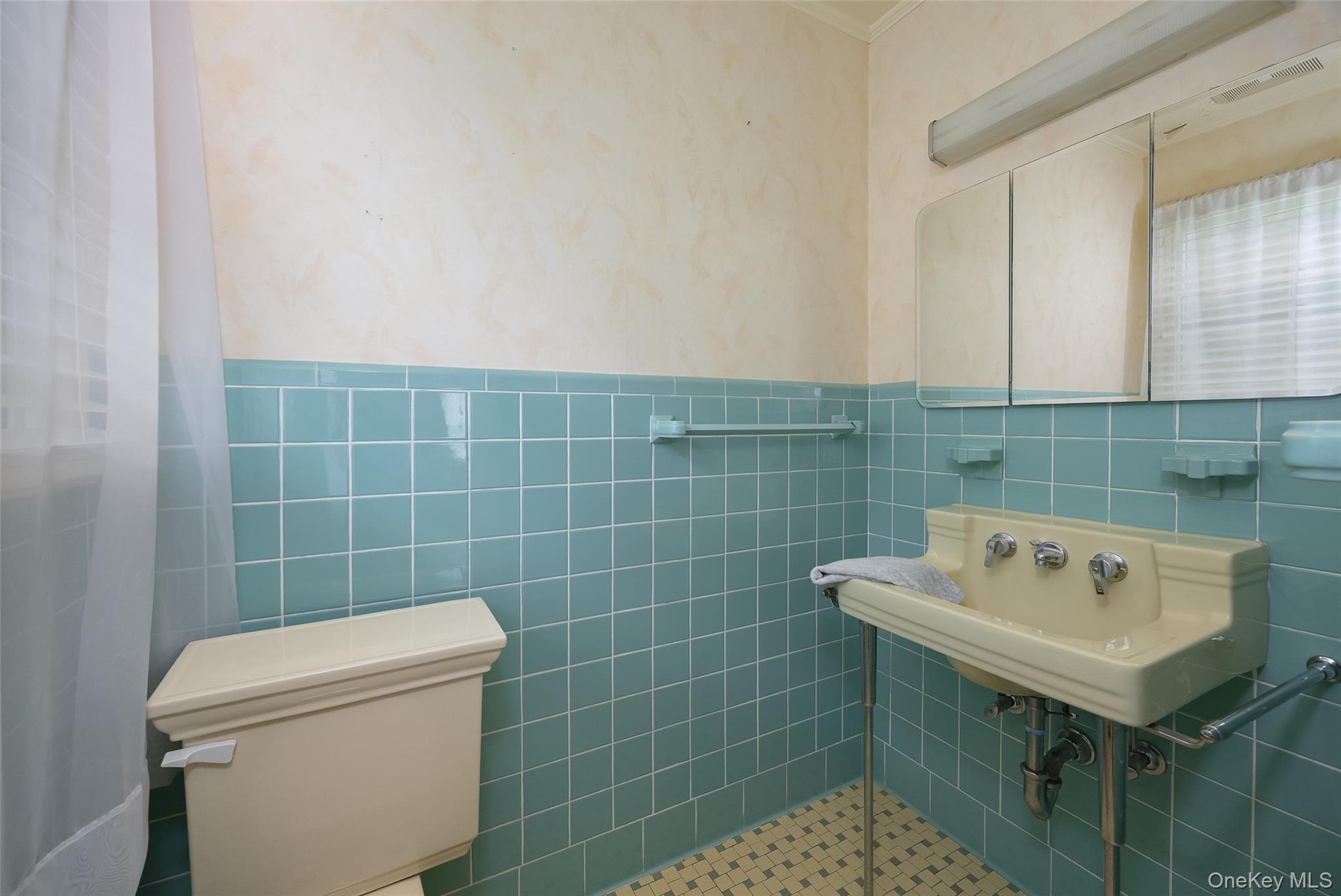 Single Family Barnard Avenue Dutchess County, NY 12601, MLS-1017098-17