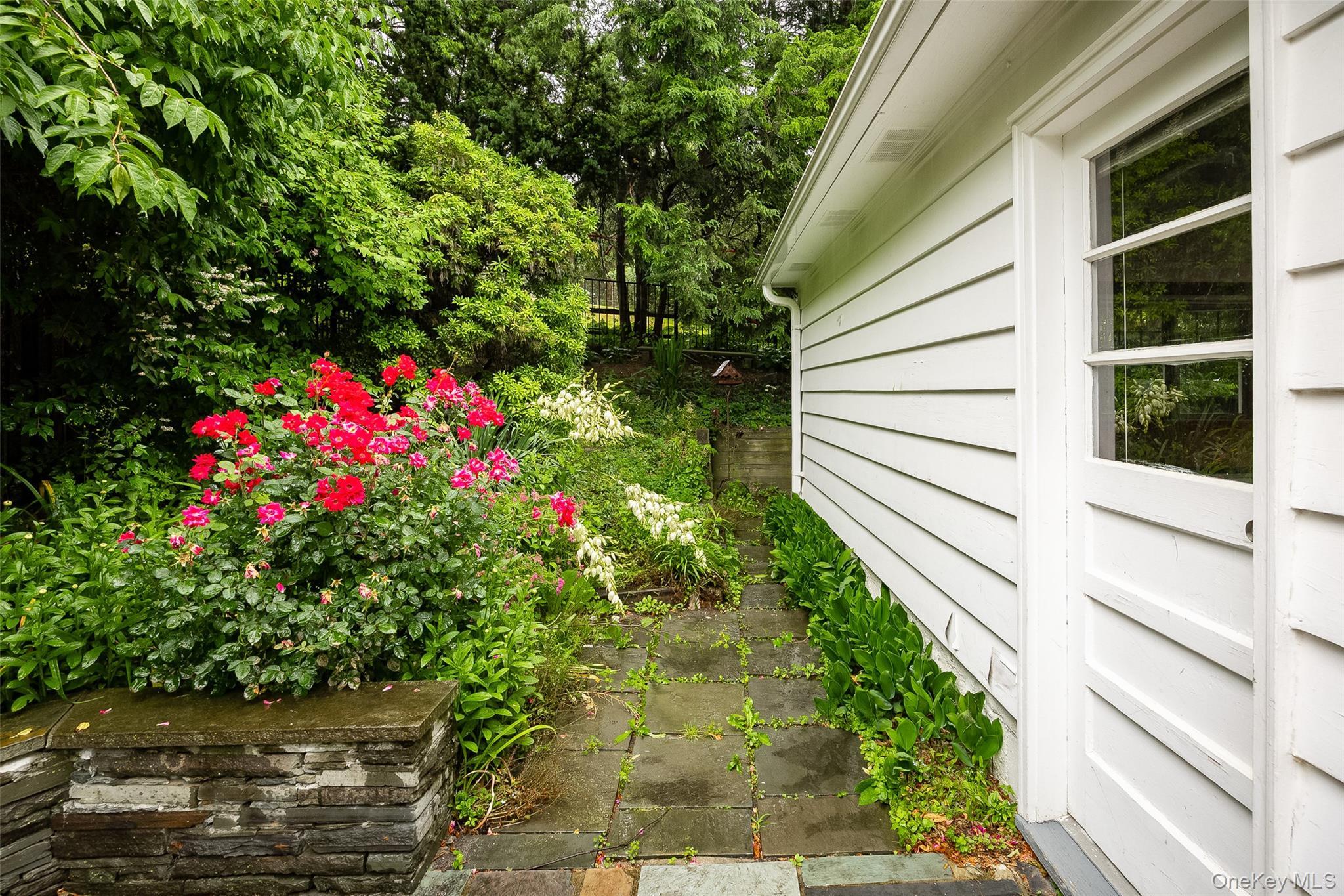 Single Family Barnard Avenue Dutchess County, NY 12601, MLS-1017098-33
