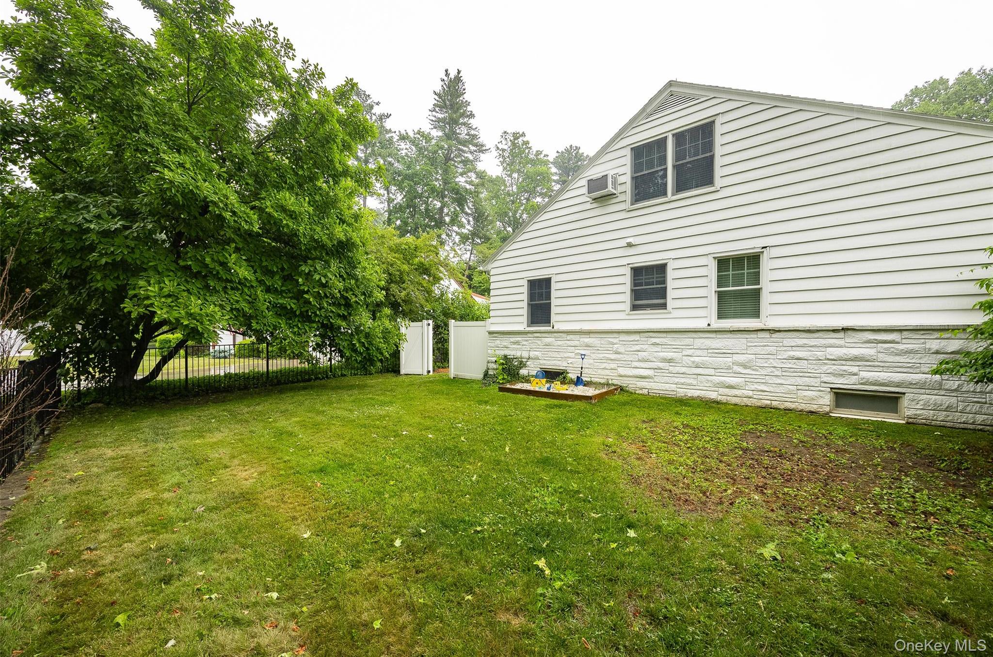 Single Family Barnard Avenue Dutchess County, NY 12601, MLS-1017098-37