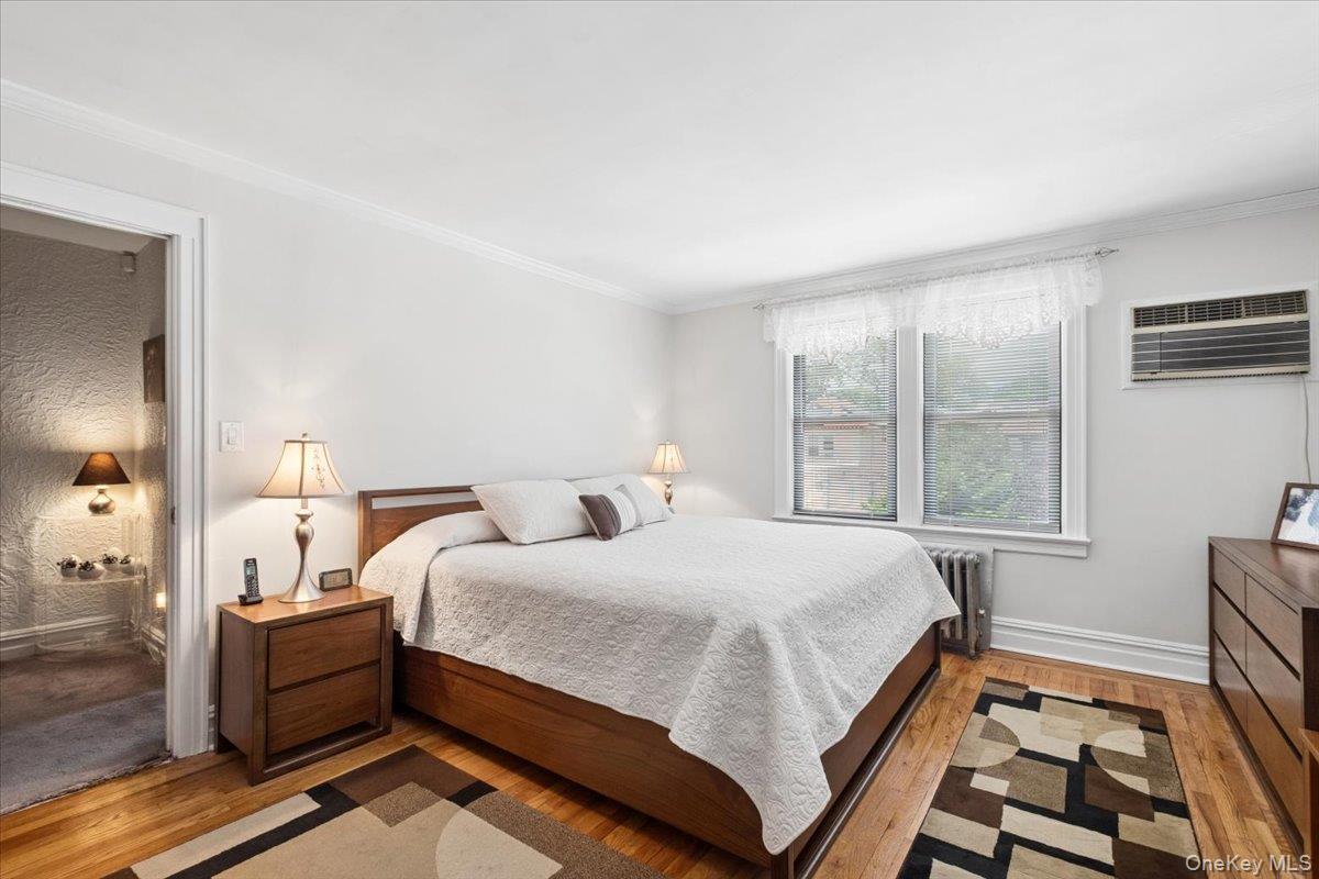 Single Family Rhinelander Avenue Bronx, NY 10461, MLS-1017099-16