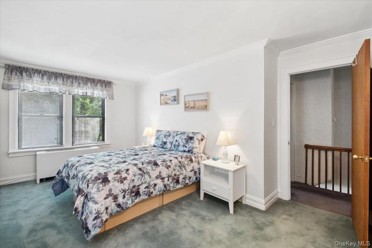 Single Family Rhinelander Avenue Bronx, NY 10461, MLS-1017099-19