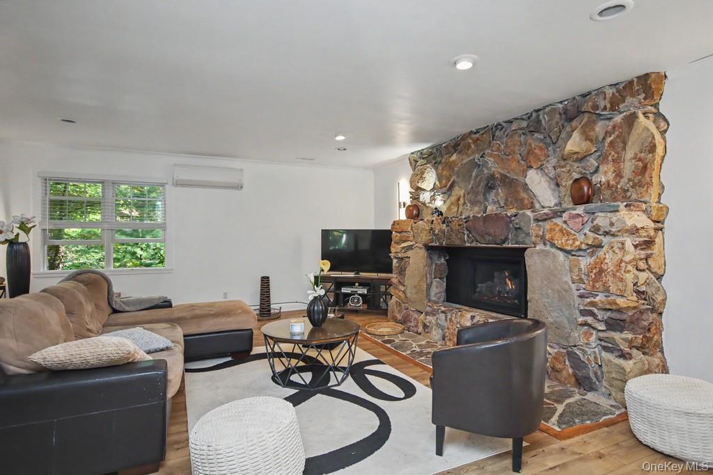 Single Family Scarborough Circle Sullivan County, NY 12775, MLS-1017125-13