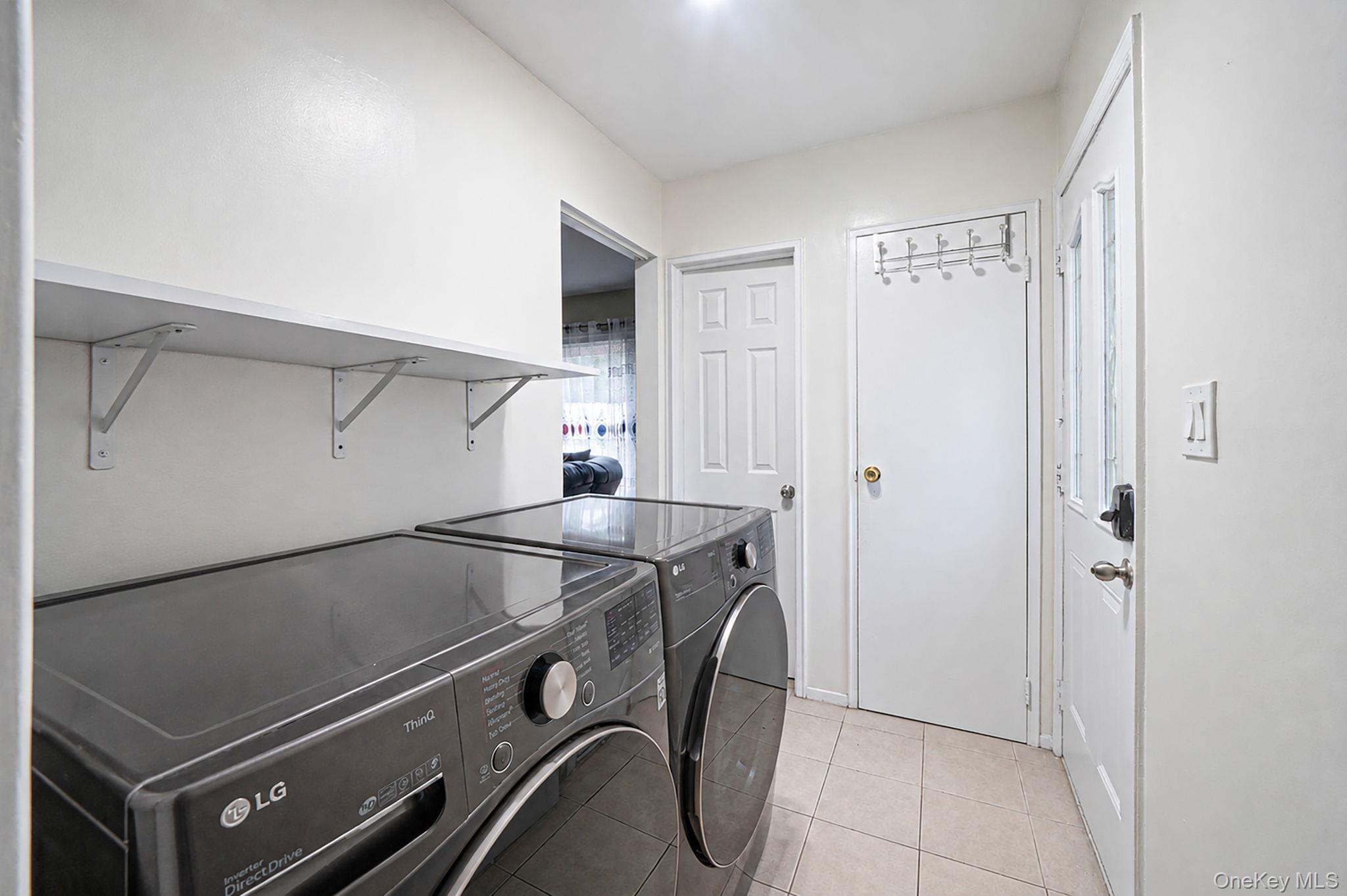 Single Family Essex Drive Suffolk County, NY 11727, MLS-1017131-19