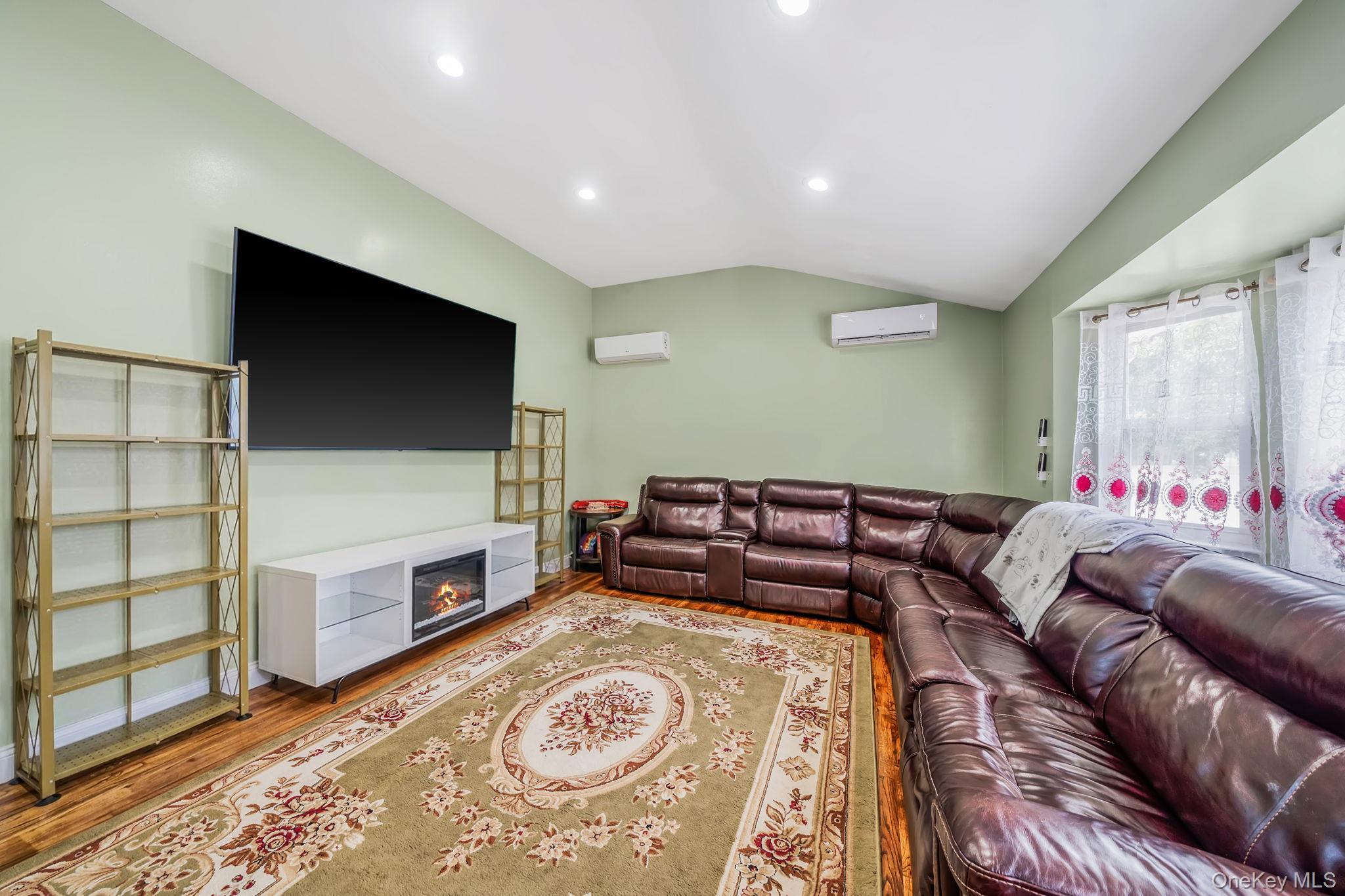 Single Family Essex Drive Suffolk County, NY 11727, MLS-1017131-21