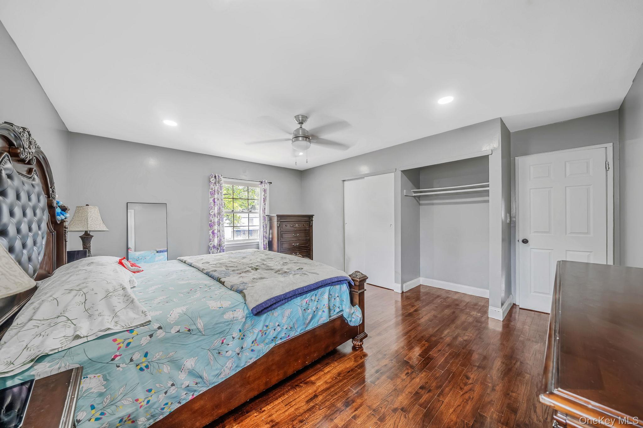 Single Family Essex Drive Suffolk County, NY 11727, MLS-1017131-25