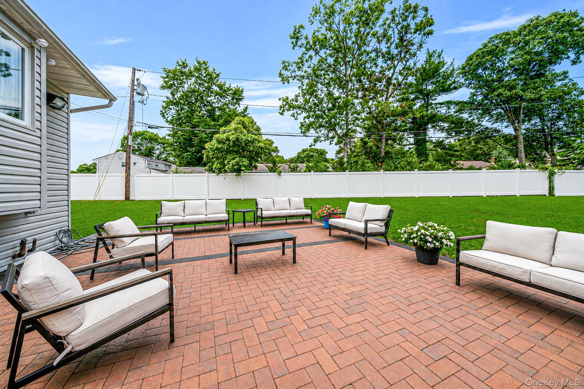 Single Family Essex Drive Suffolk County, NY 11727, MLS-1017131-5