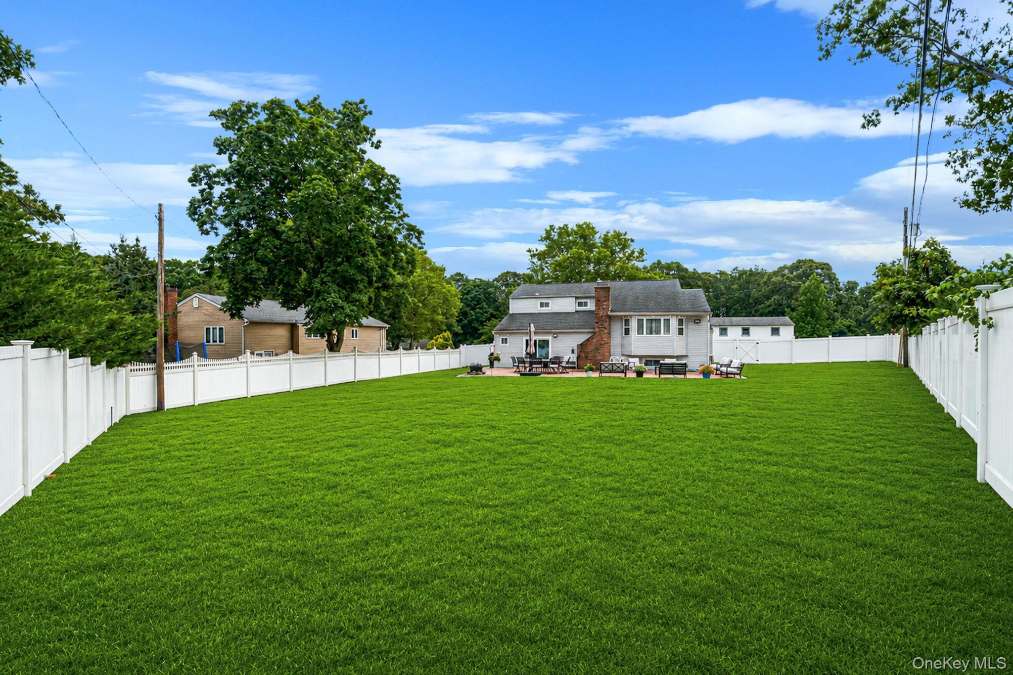 Single Family Essex Drive Suffolk County, NY 11727, MLS-1017131-8