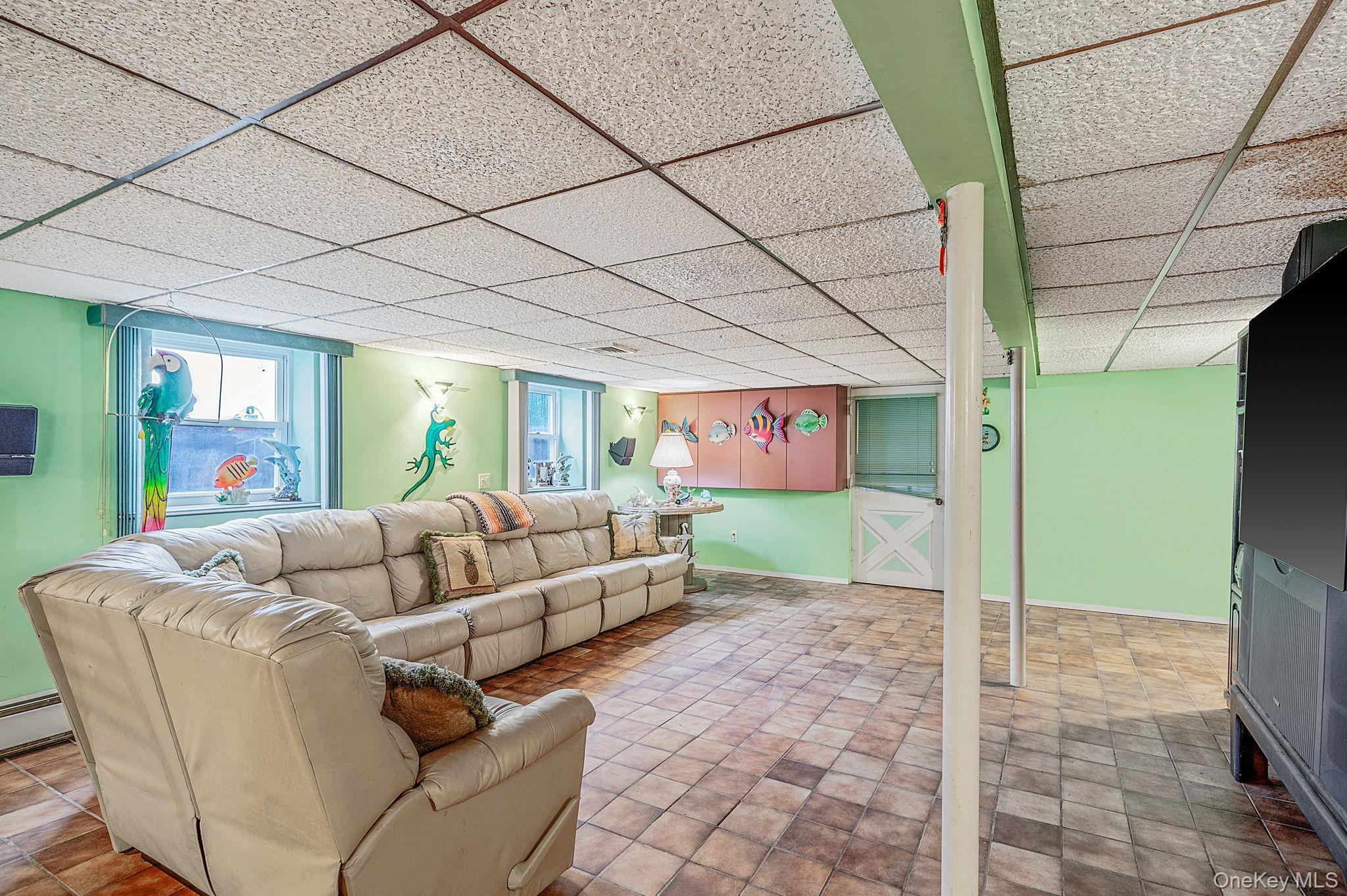 Single Family River Road Suffolk County, NY 11967, MLS-1017197-23